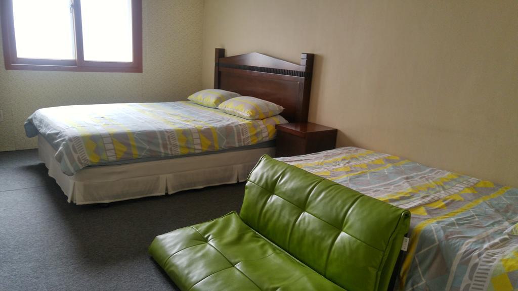 Marine Guesthouse Sokcho Exterior photo