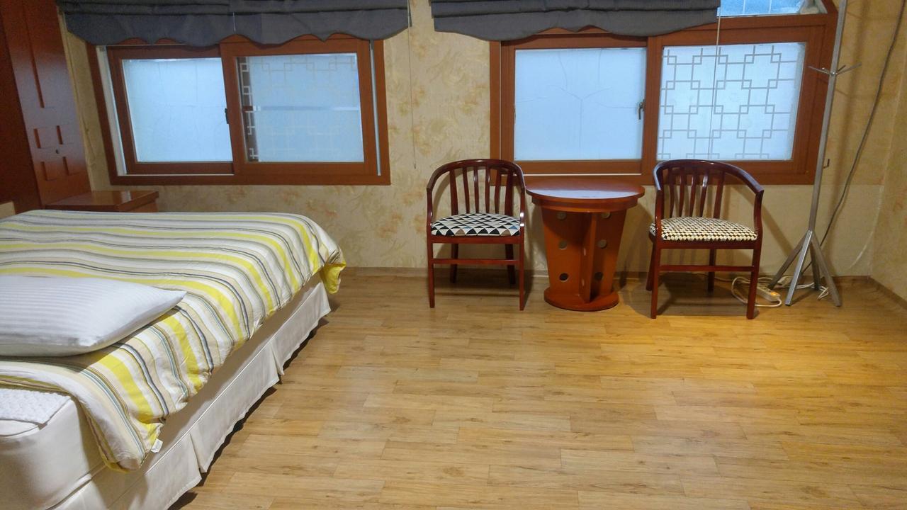 Marine Guesthouse Sokcho Exterior photo
