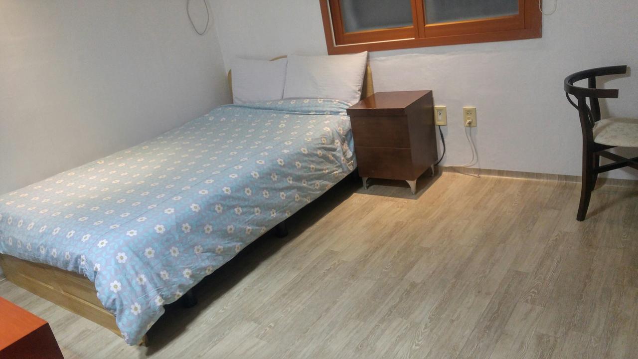 Marine Guesthouse Sokcho Exterior photo