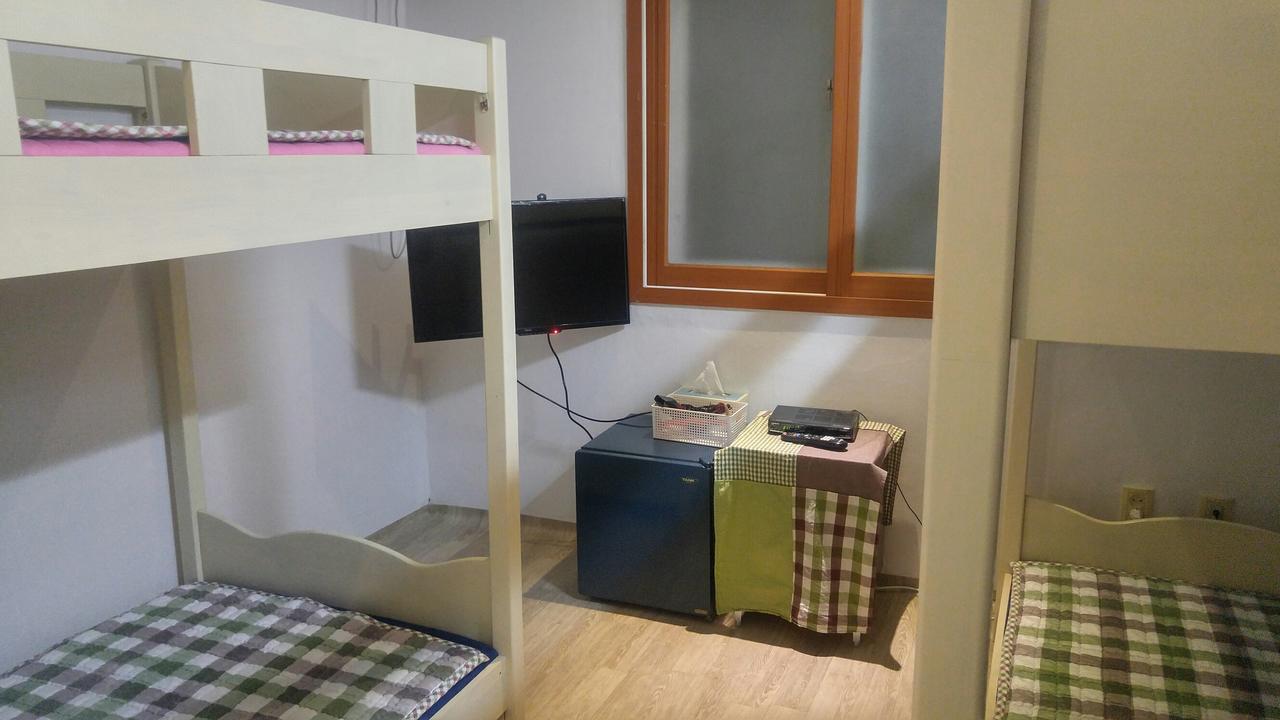 Marine Guesthouse Sokcho Exterior photo