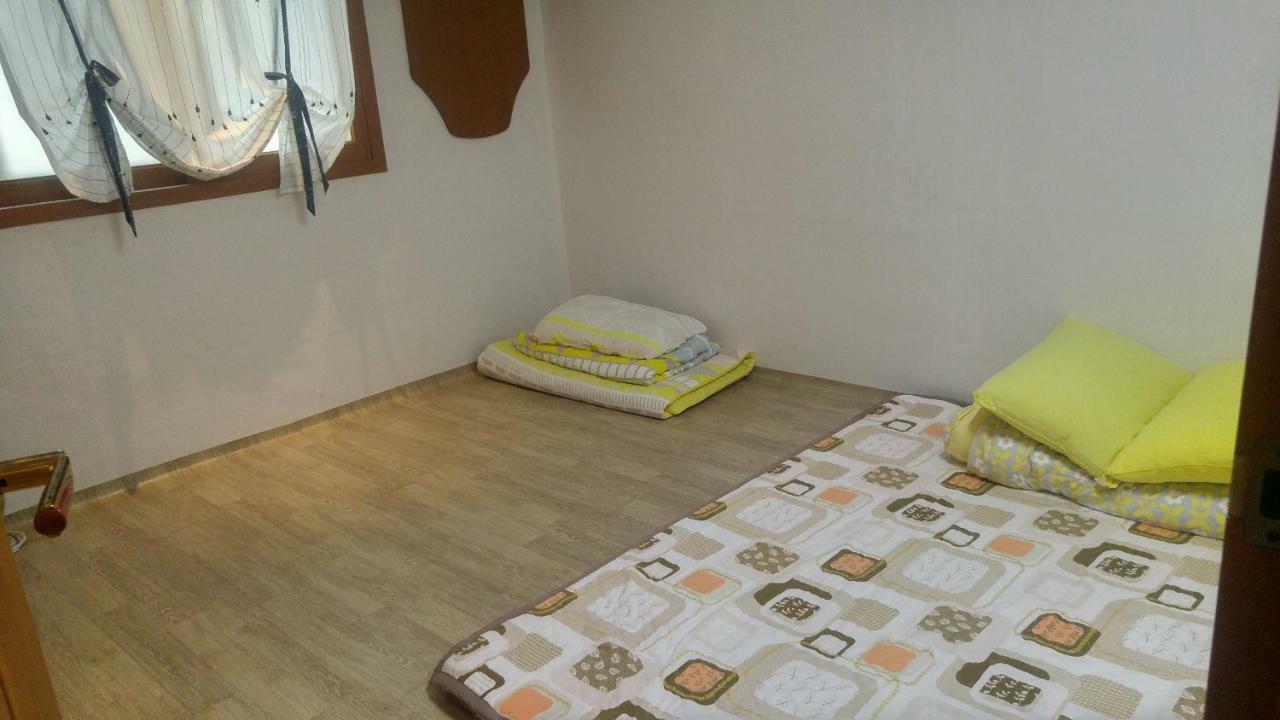 Marine Guesthouse Sokcho Exterior photo